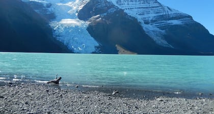 Mica Mountain Lodge, HĂŒttenvermietung im Mt Robson Park in der NĂ€he von Jasper Nat. Park AB