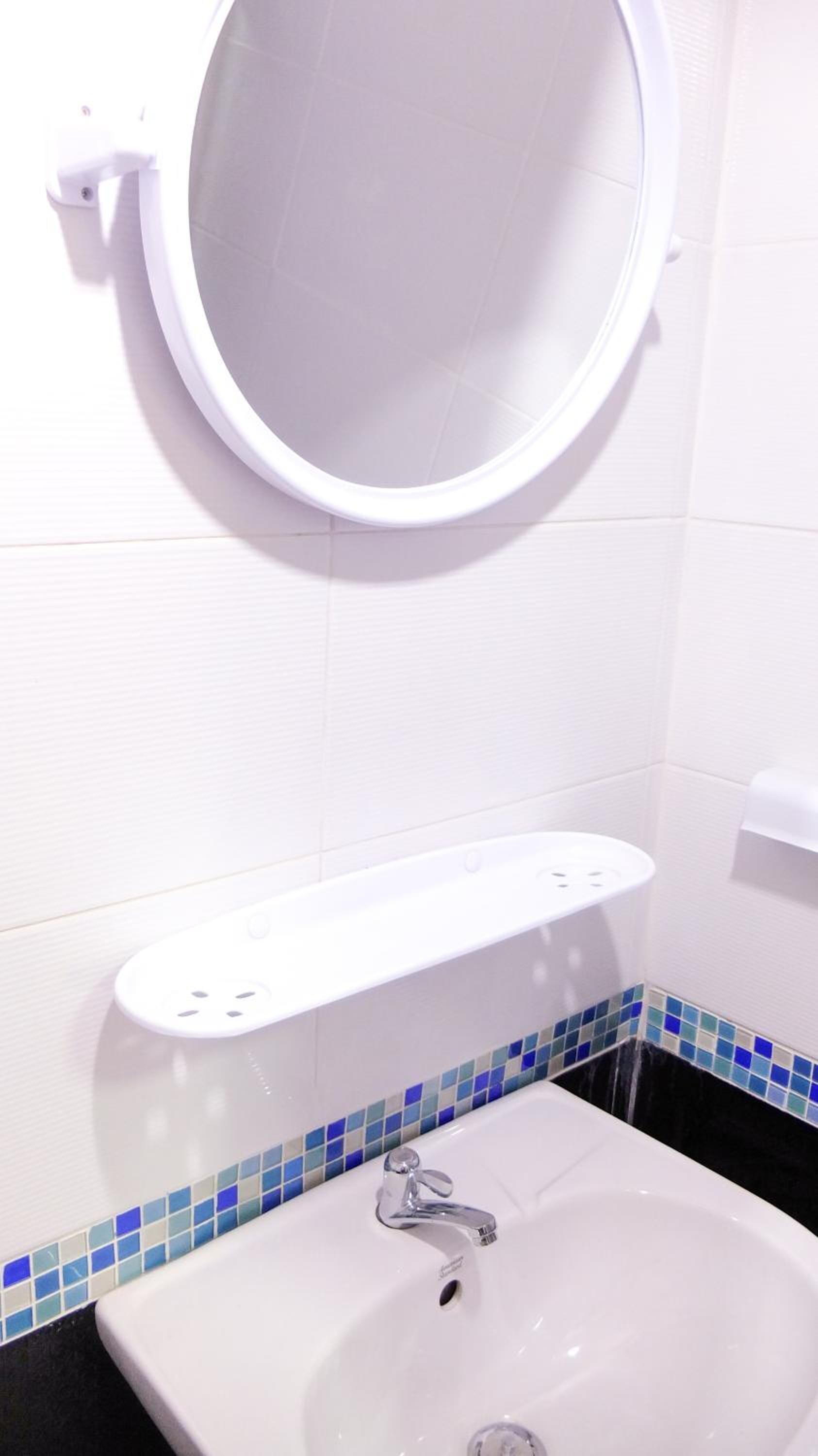 shower, free toiletries, bathrobes, slippers