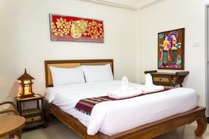 Minibar, desk, free WiFi