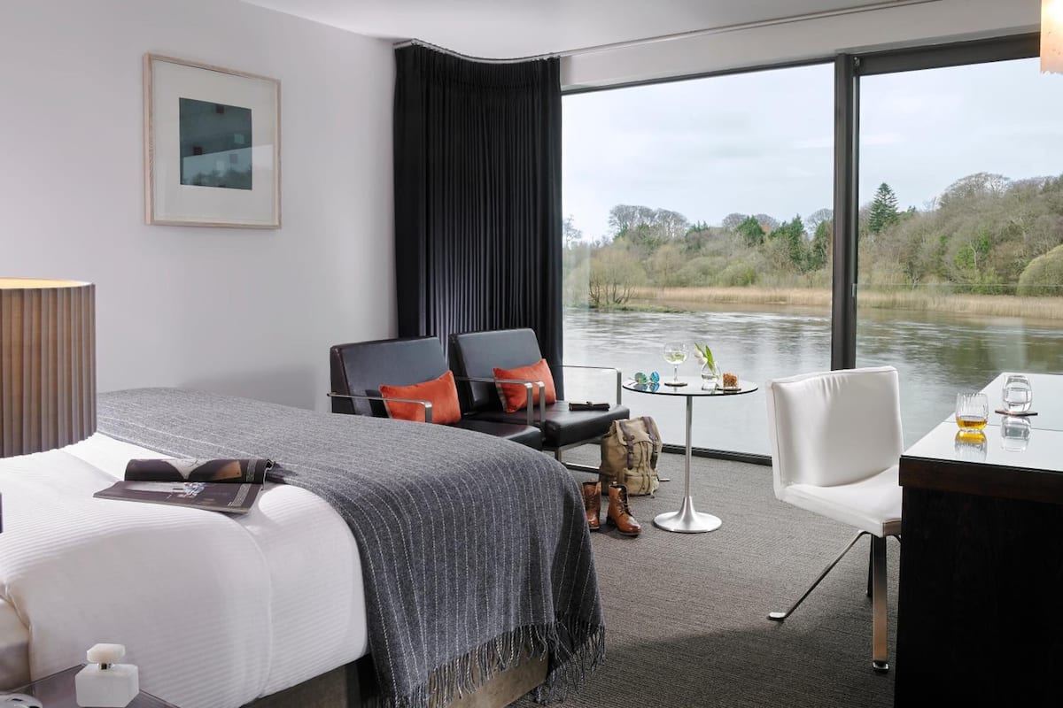 1 bedroom, in-room safe, desk, iron/ironing board