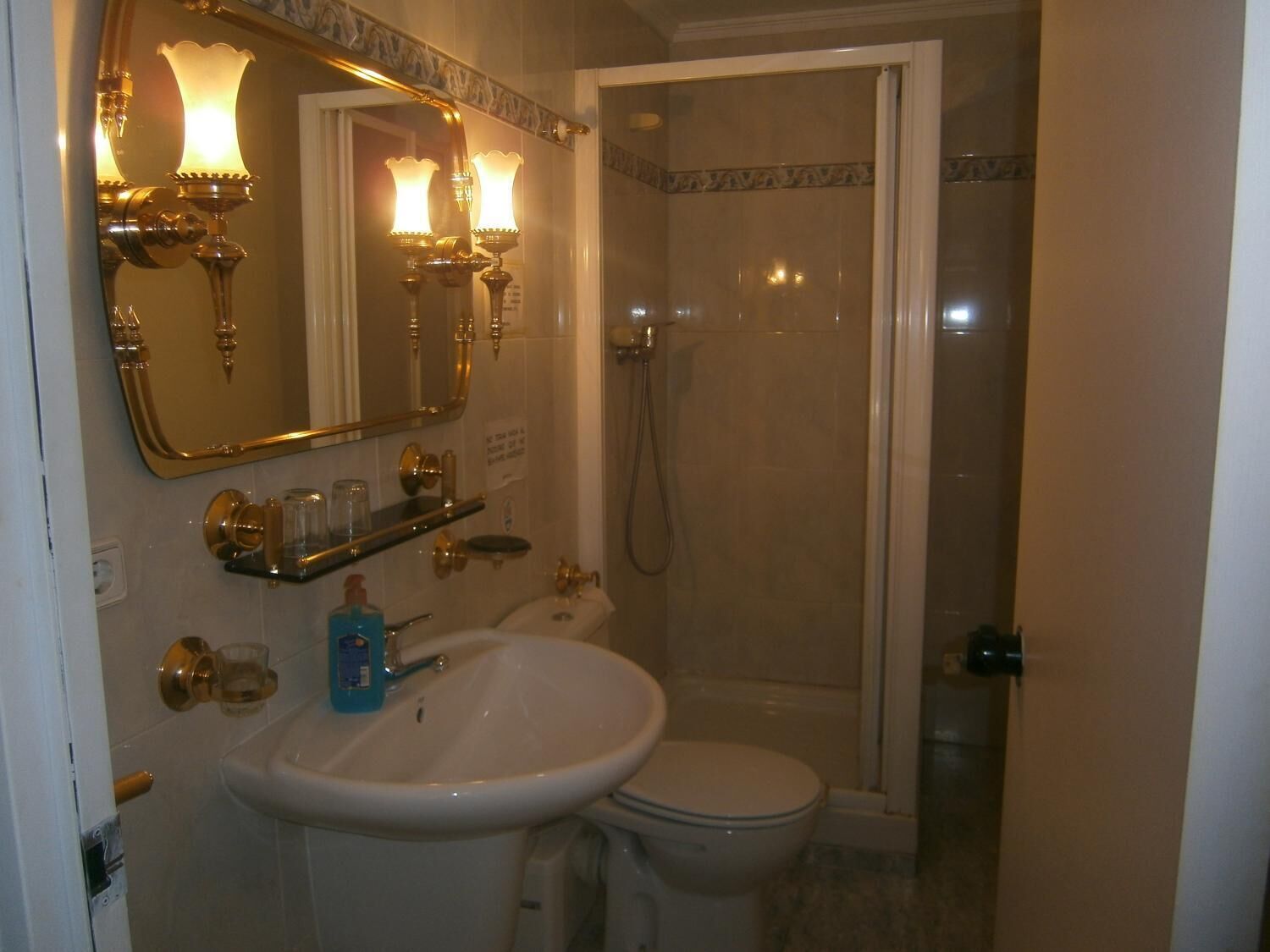 Foto - Pensión Luzía - Optional Auto Check-in