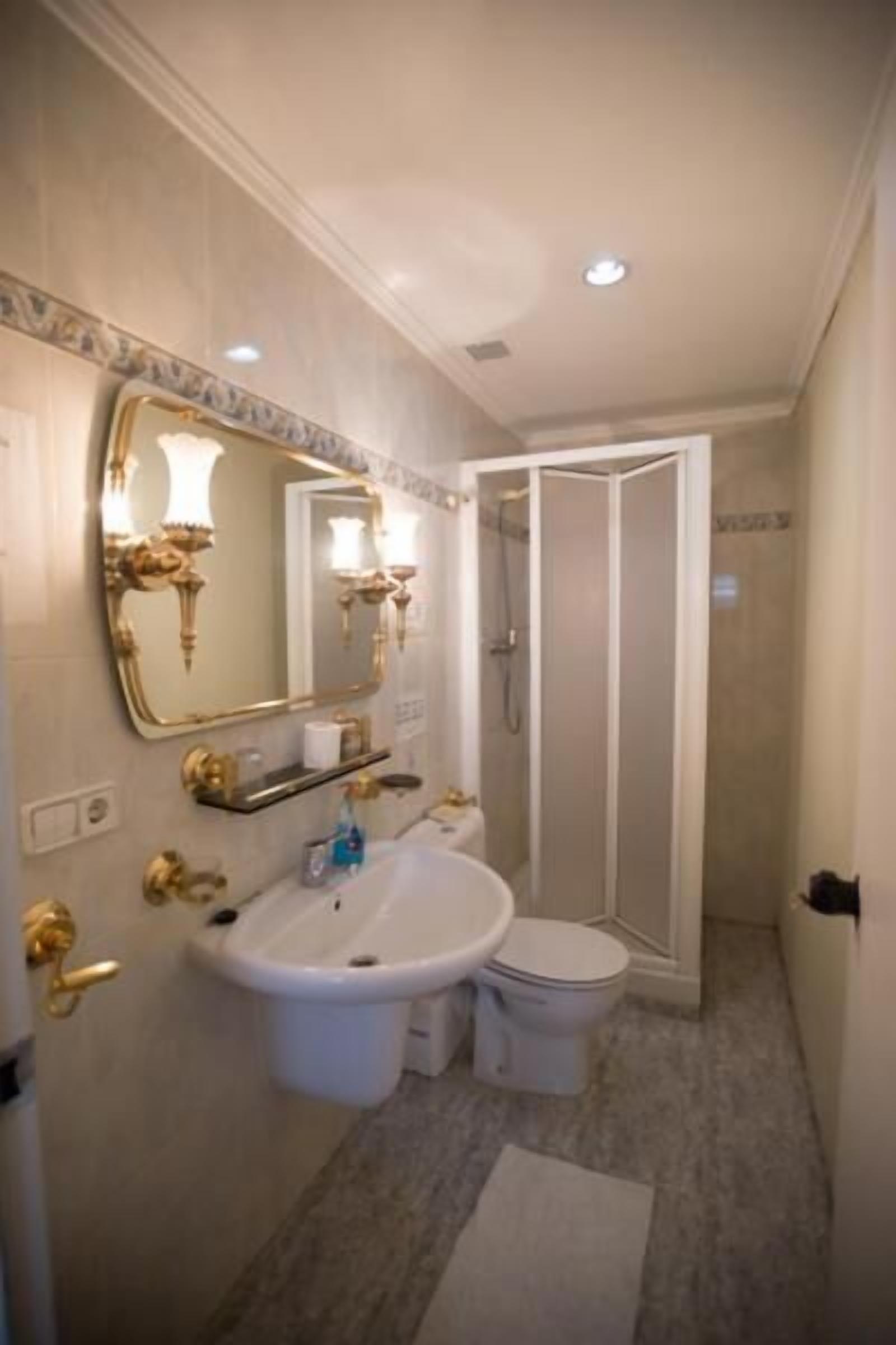 Foto - Pensión Luzía - Optional Auto Check-in