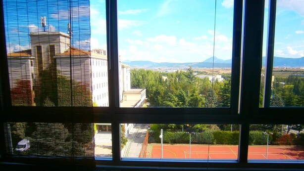 Triple Room, Private Bathroom (with extra bed) | Desk, iron/ironing board (on request), WiFi (free), bed sheets - Pension Mari Asun (Pamplona)