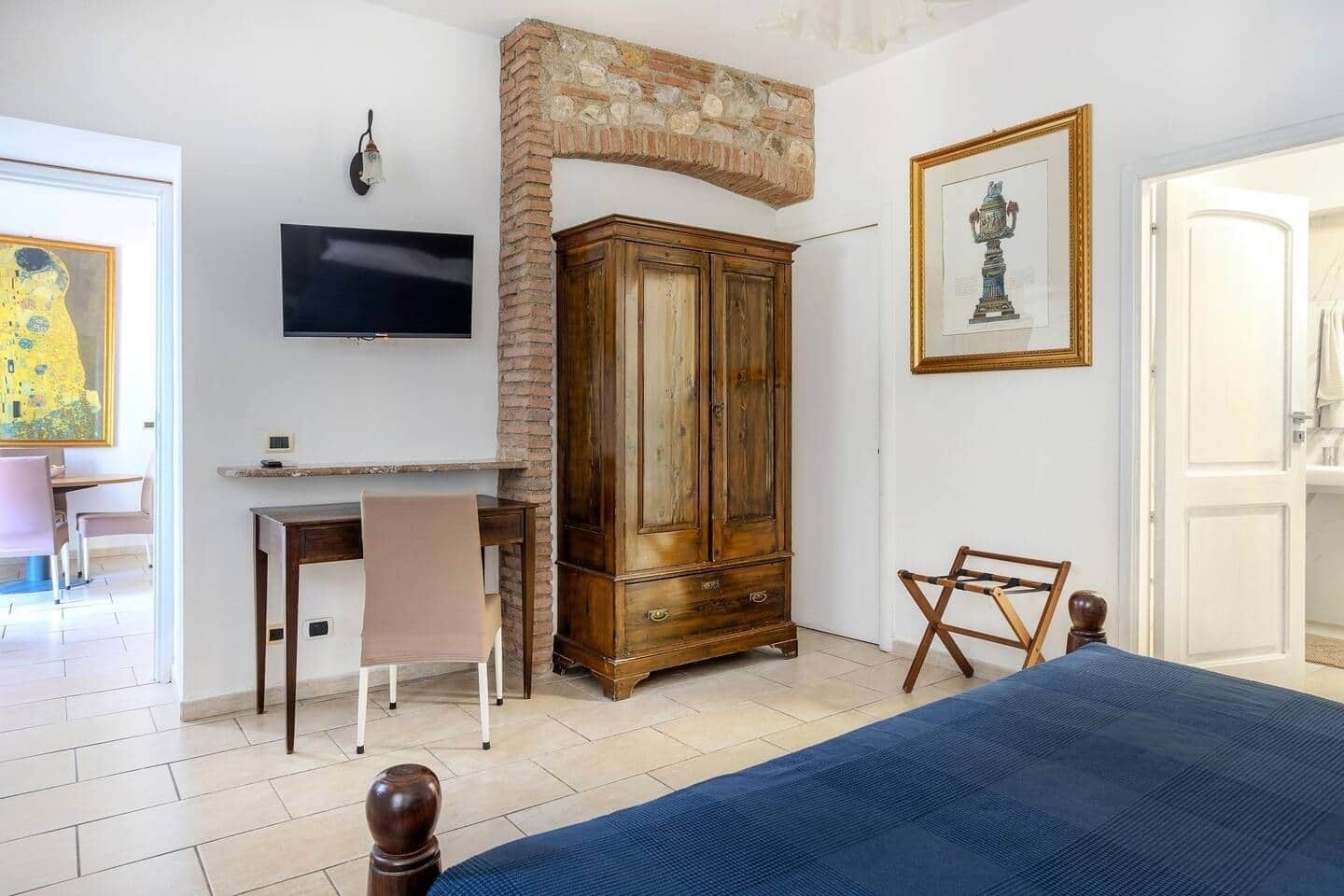 5 chambres, fer et planche à repasser, Wi-Fi, draps fournis
