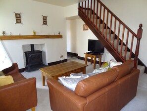 Living area - Detached cottage in the popular Lakeland village of Staveley, nr Windermere FREE WiFi (KENDAL)