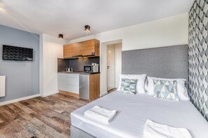 Apartment | Living area | Flat-screen TV