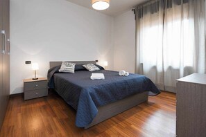 1 chambre, fer et planche à repasser, Wi-Fi