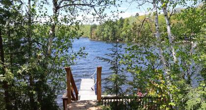 3 BEDROOM LOOKOUT WATERFRONT COTTAGE - SPRING & SUMMER AVAILABILITY!