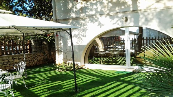 Outdoor dining - Villa Genna San Vito Lo Capo (San Vito Lo Capo)