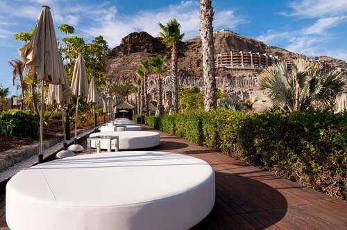 Tauro Golf 2 by VillaGranCanaria