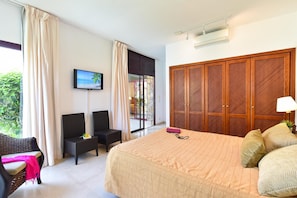 3 habitaciones, tabla de planchar con plancha, wifi y ropa de cama