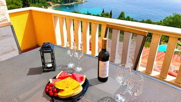 Apartamento família, 2 quartos, vista para o mar | Terraço/pátio