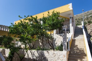 Front of property - Villa Sunset (Zupa dubrovacka)