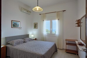 2 chambres, fer et planche à repasser, accès au Wi-Fi (inclus)