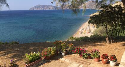 SUMMER HOUSE NEXT TO SEA