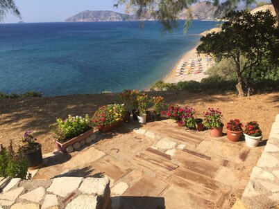 SUMMER HOUSE NEXT TO SEA