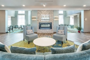 Lobby - Homewood Suites By Hilton Ottawa Airport (Ottawa)