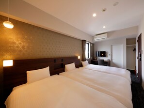 Triple Room, Non Smoking | Free WiFi, bed sheets - Smart Place Inn Kyoto Shijo Omiya East (Kyoto)