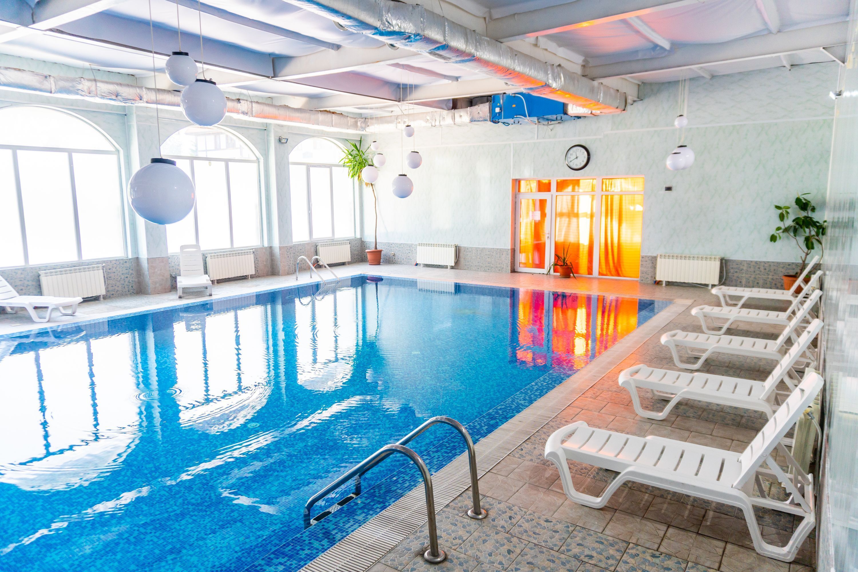 Innenpool, Außenpool (je nach Saison geöffnet)