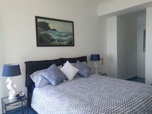 3 bedrooms, blackout curtains, iron/ironing board, WiFi