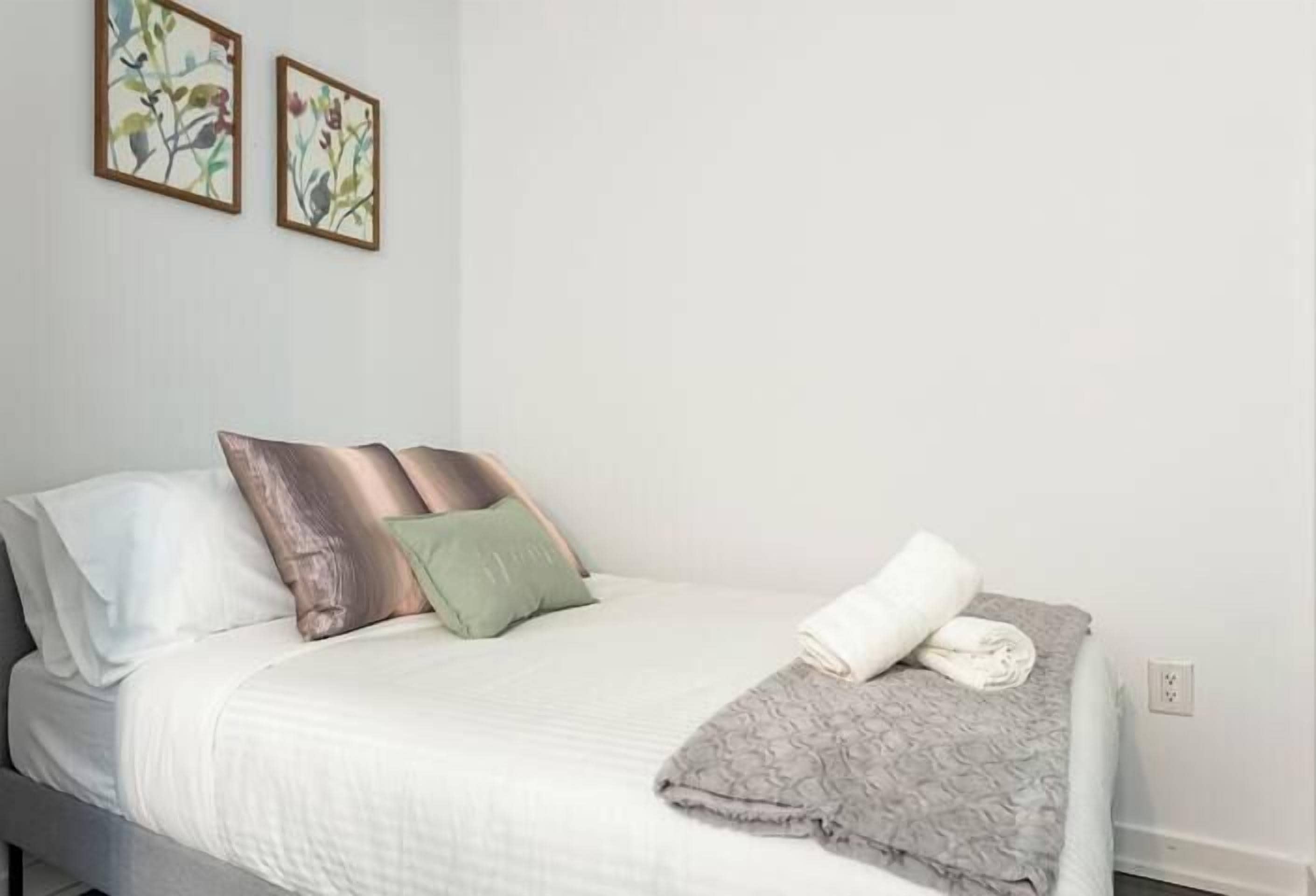 luxury condo, 2 bedrooms, lake view | 2 bedrooms, desk, laptop workspace, blackout curtains