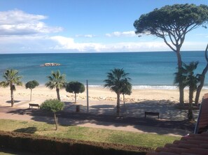 Accommodatie ligt op het strand