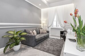 Smart-TV, DVD-Player, Bücher