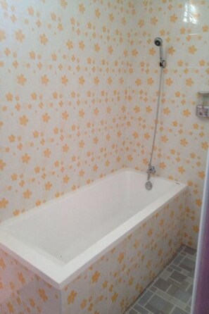 Standard Double Room | Deep soaking bathtub - Mee Rak Vintage (Sattahip)