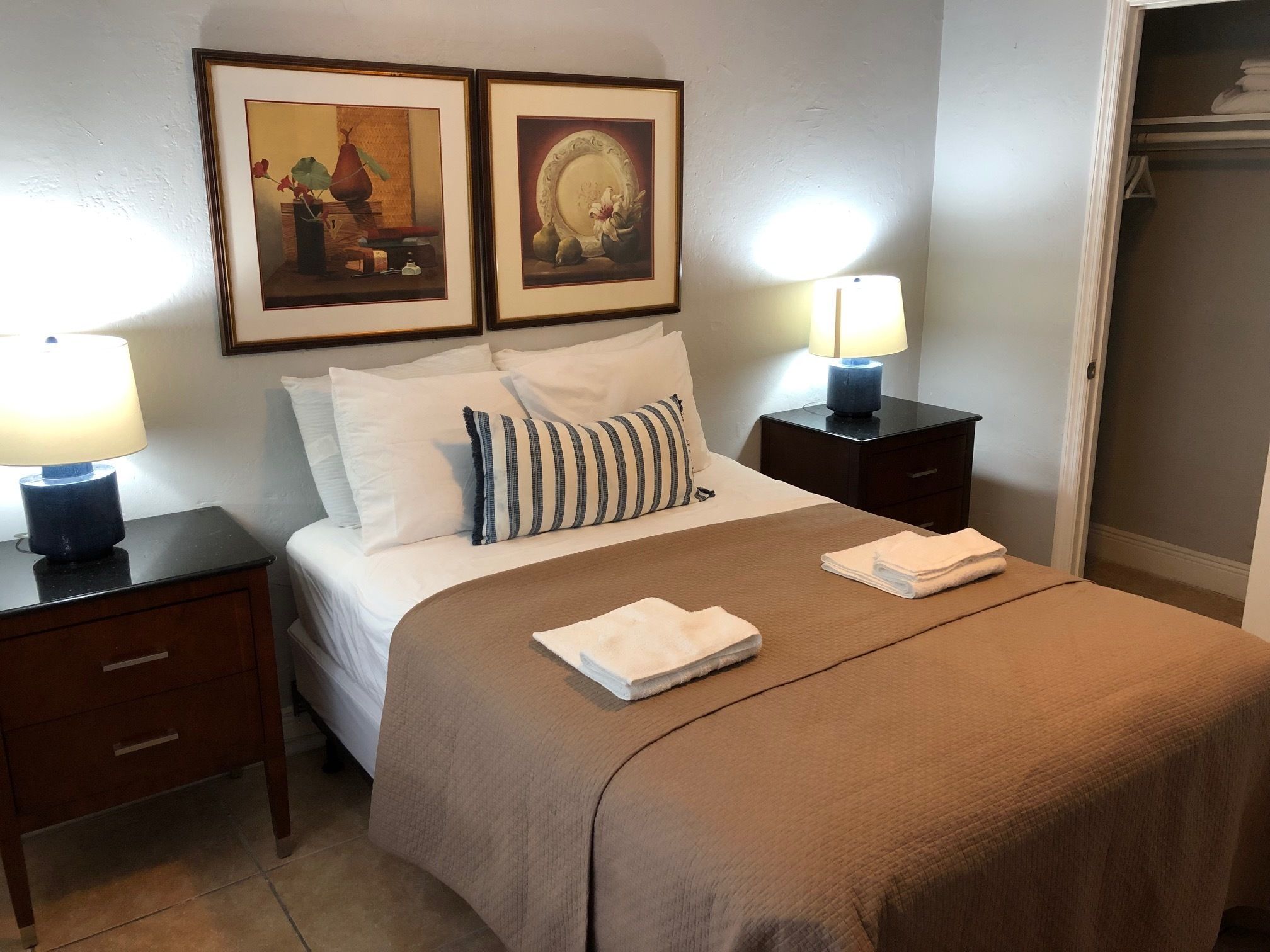 基本雙人房 | 1 間臥室、羽絨被、書桌、免費無線上網