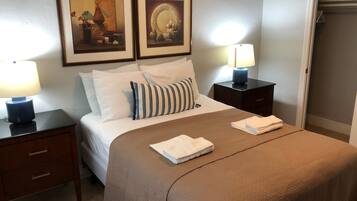 Basic Double Room | 1 bedroom, down comforters, desk, free WiFi