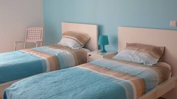 2 bedrooms, desk, iron/ironing board, travel crib