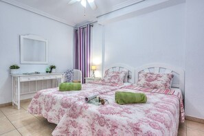 2 bedrooms, iron/ironing board, WiFi, bed sheets