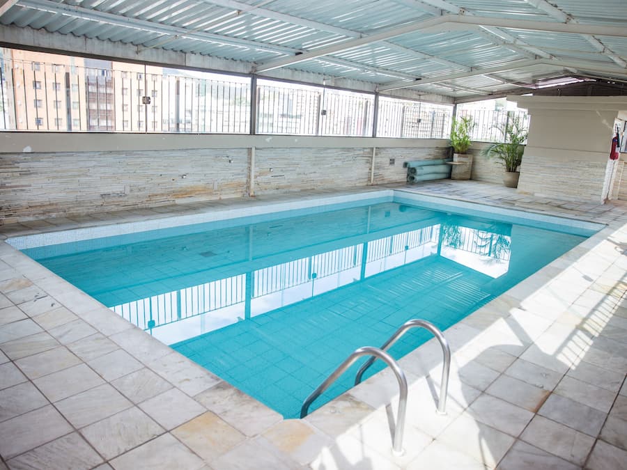 2 piscines couvertes