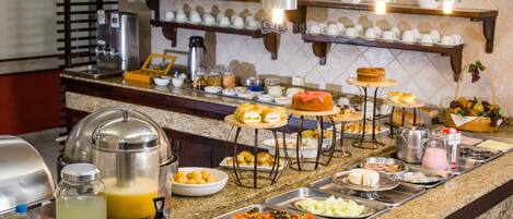 Free daily buffet breakfast