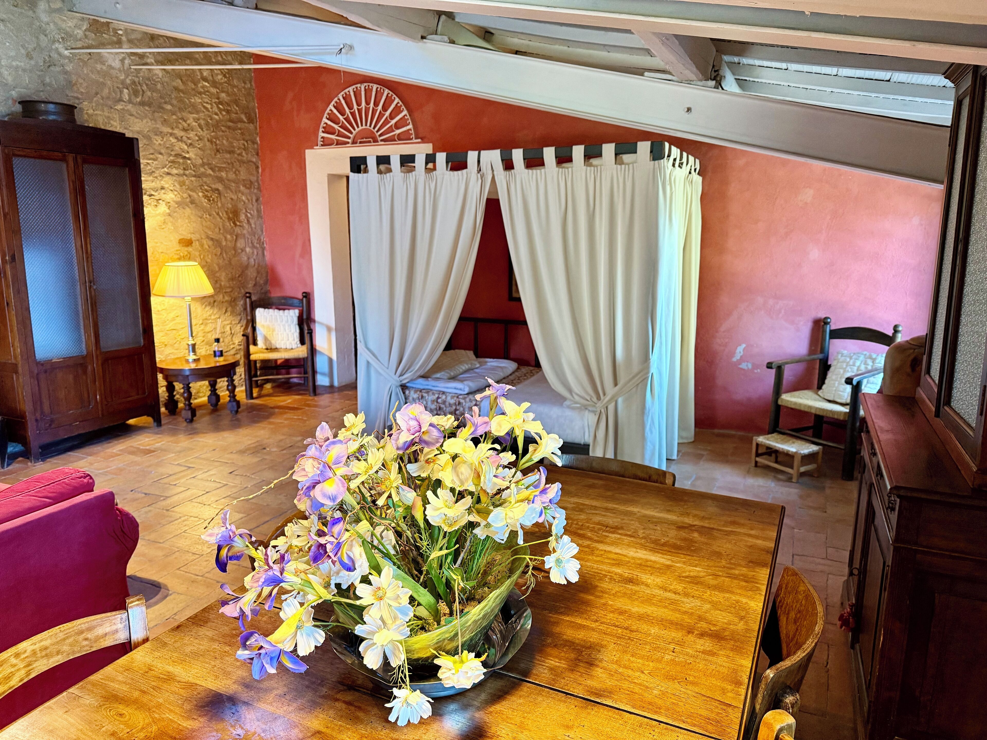 2 chambres, fer et planche à repasser, Wi-Fi gratuit, draps fournis