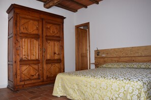 4 bedrooms, iron/ironing board, WiFi, bed sheets - Palaia farm, accommodation "FOCOLARE" (Pelago)