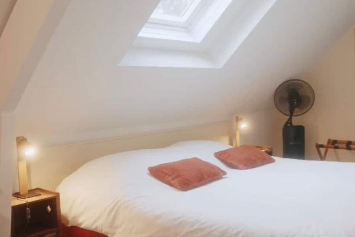 Comfort kamer, 1 twee- of 2 eenpersoonsbedden, privébadkamer (Hopper) | 2 slaapkamers, luxe beddengoed, Select Comfort-bedden