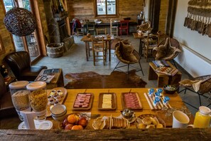 Desayuno continental gratuito y diario