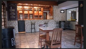 Bar (in der Unterkunft)
