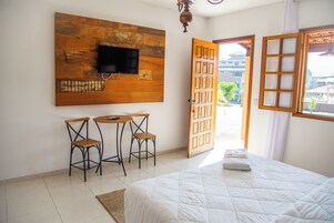 Chalet | Minibar, escritorio, wifi gratis y ropa de cama