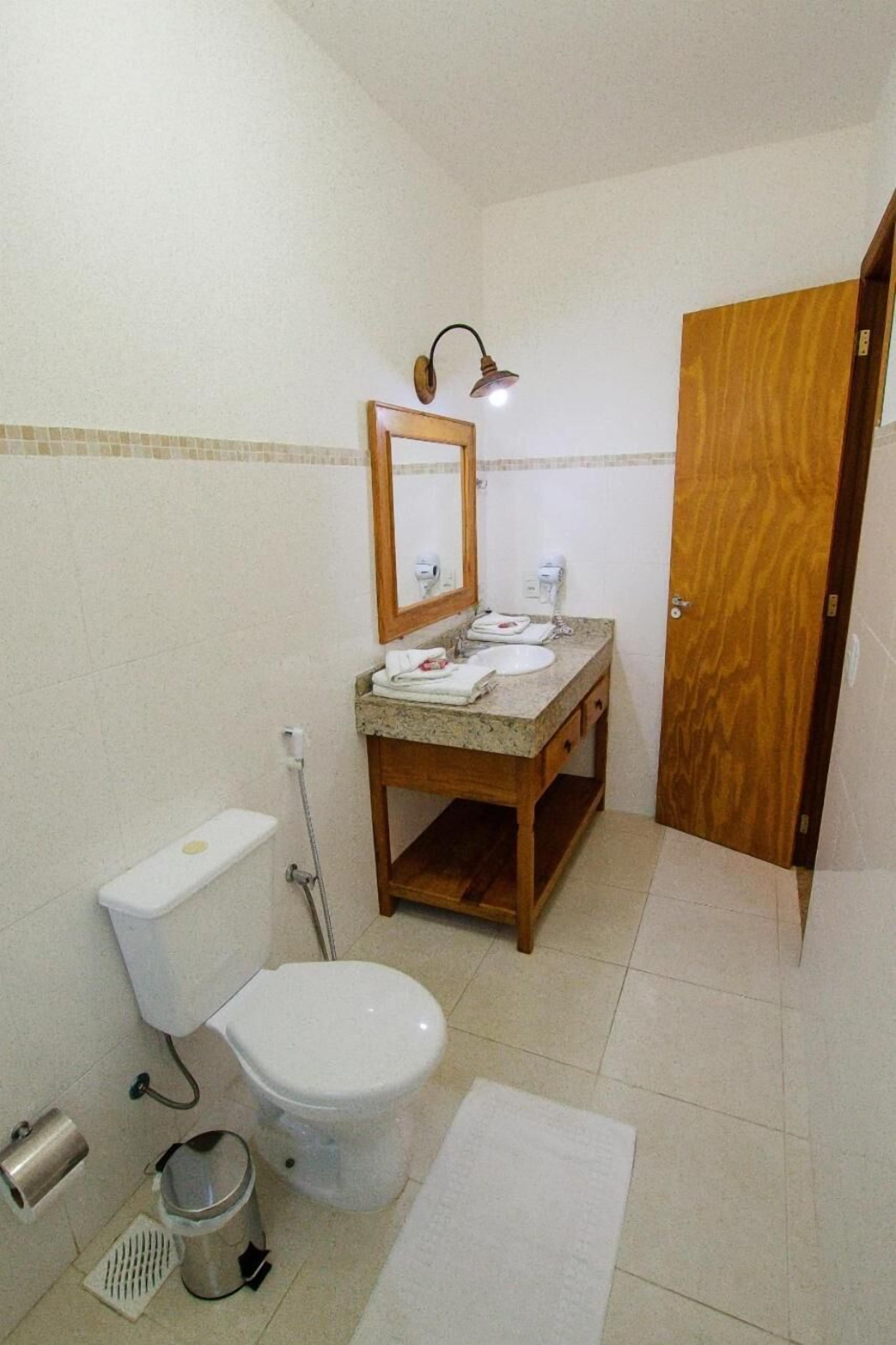 shower, free toiletries, towels