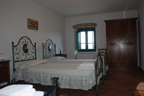 5 bedrooms, in-room safe, iron/ironing board, free WiFi