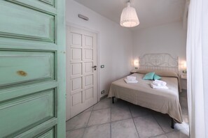 3 bedrooms, iron/ironing board, WiFi, bed sheets - Ischia Dream Visions - Magritte three-room apartment (Ischia)