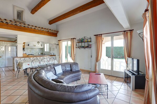 TV, DVD player, books