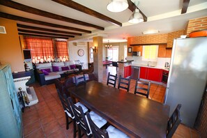 Interior - VILLA SERYMAR: sea views, swimming pool, private parking, games, home cinema, wi-fi (ALMUÑÈCAR)