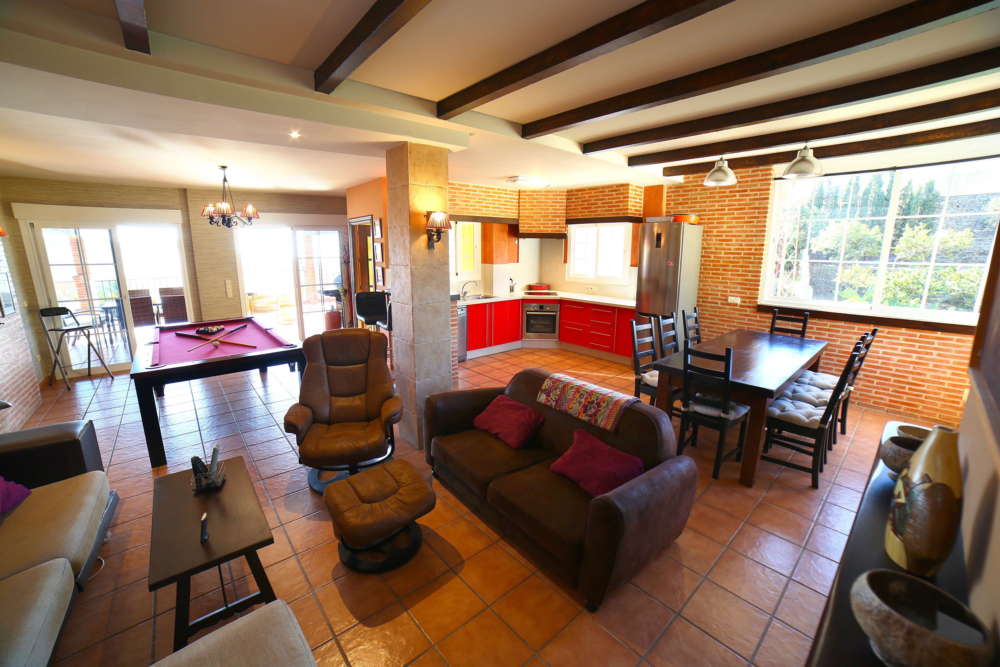 Smart TV, lareira, videogames, DVD player