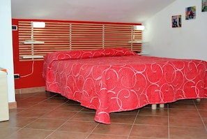 1 chambre, coffres-forts dans les chambres, bureau