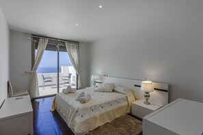 4 chambres, fer et planche à repasser, Wi-Fi gratuit, draps fournis