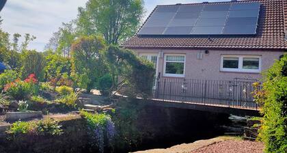 L'ANCIEN SMIDDY COTTAGE, BALLOCH, LOCH LOMOND CONSTRUIT SUR UNE BRĂLURE ĂCOSSAISE - Stream