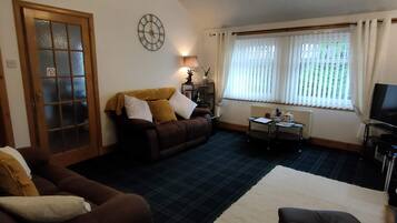 Smart TV, fireplace, DVD player